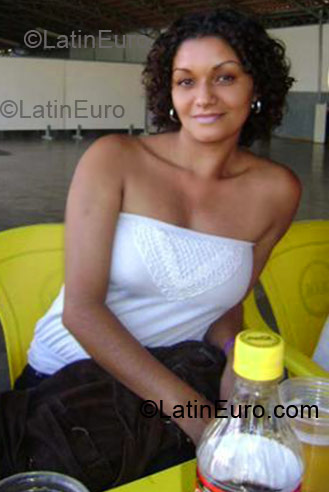 Date this happy Brazil girl Eliane Cardoso from Brasilia BR2973