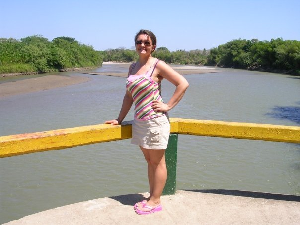 Date this tall Colombia girl Genny from Manizales CO4164
