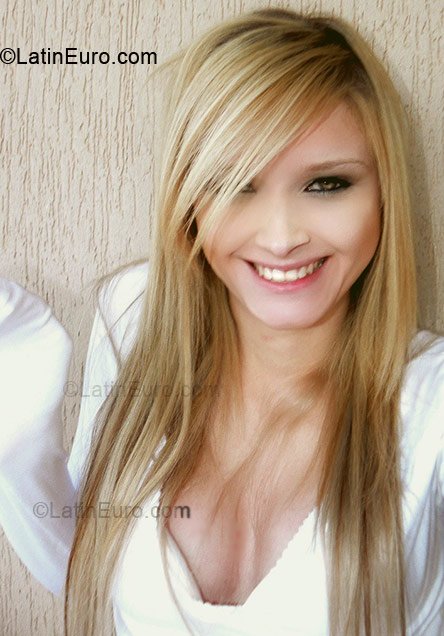 Date this funny Brazil girl Bella from Umuarama BR4734