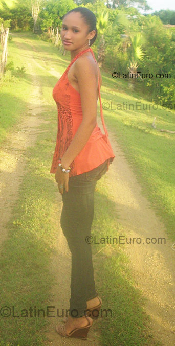 Date this georgeous Dominican Republic girl Ivelice Almonte from Santiago Rodriguez DO4241