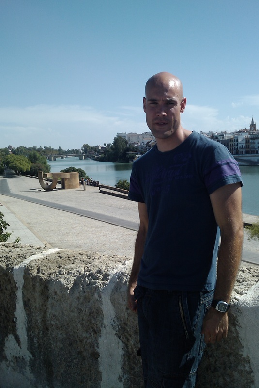 Date this pretty Spain man David from Barcelona ES113