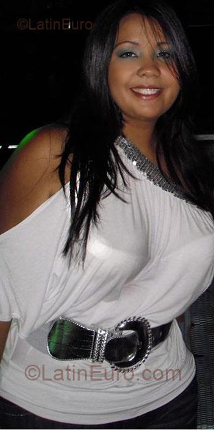 Date this sensual Colombia girl Lorena from Cali CO4244
