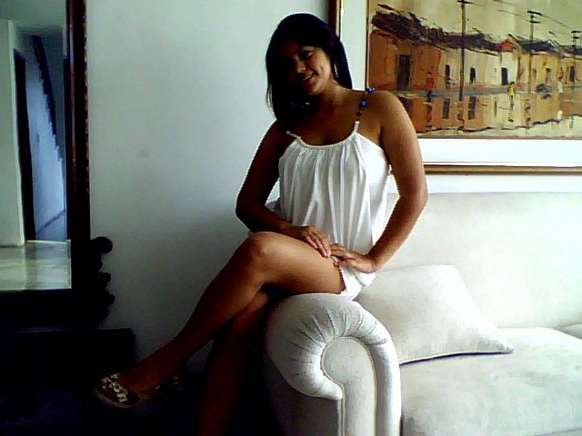 Date this sensual Colombia girl Annym from Cali CO4291
