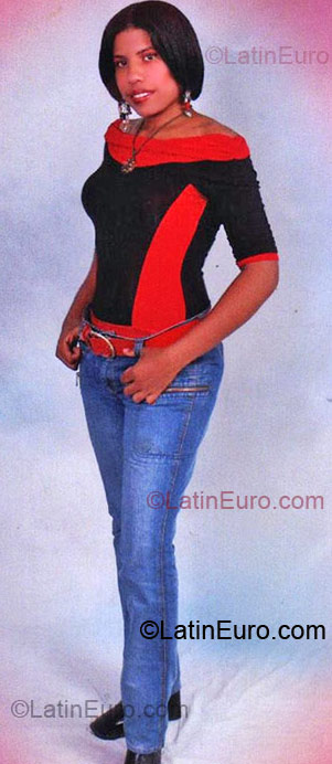 Date this cute Dominican Republic girl Kirsiss from San Francisco De Macoris DO4496