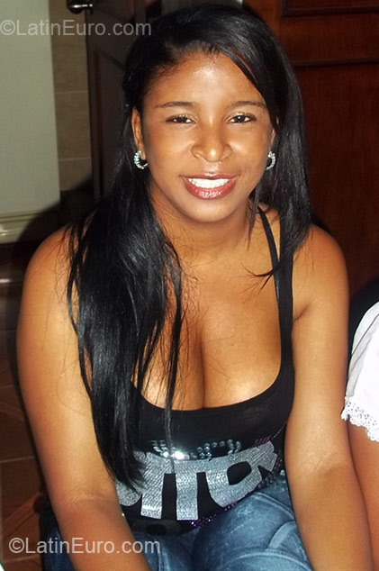 Date this charming Colombia girl Leidy from Medellin CO4867