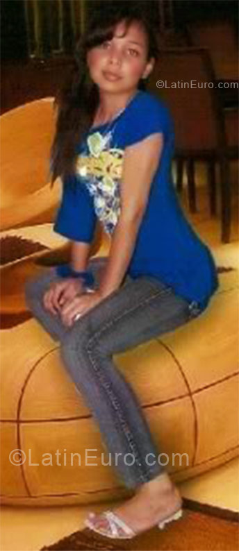 Date this exotic Colombia girl Andrea from Cali CO4427
