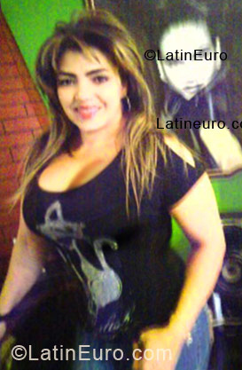 Date this foxy Colombia girl Luna from Medellin CO4481