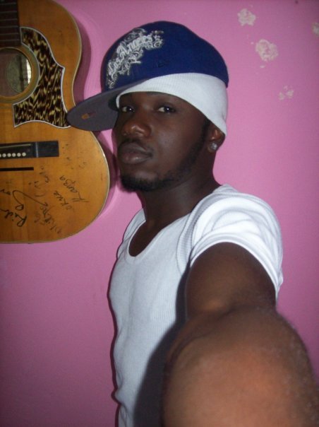 Date this voluptuous Cameroon man Harry from Douala CM87