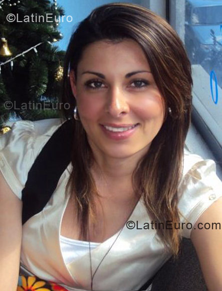 Date this hard body Colombia girl Maria Del Pilar from Bogota CO4485