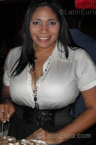 Date this hot Dominican Republic girl Glennys from Santo Domingo DO15165