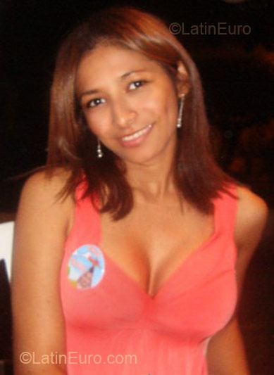Date this hard body Colombia girl Rosana from Barranquila CO5949