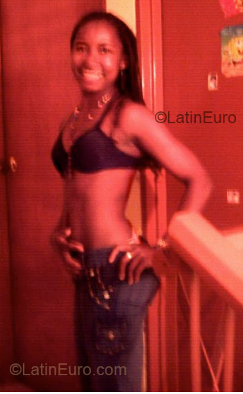 Date this cute Colombia girl Deisy from Cali CO6372