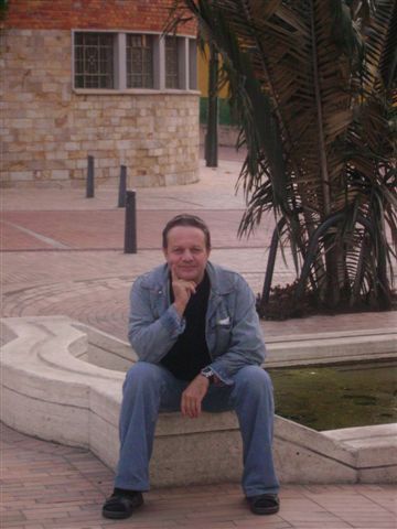 Date this happy Switzerland man Pierrek from Montreux (y Bogota) CH56