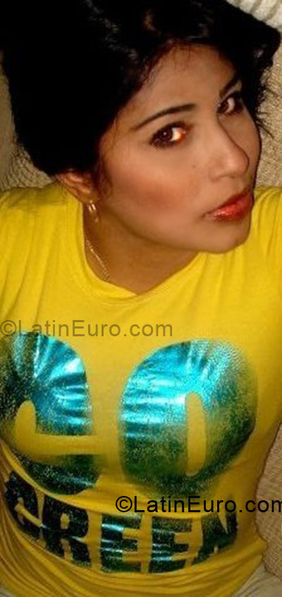 Date this foxy Colombia girl Xiomara from Barranquilla CO4657