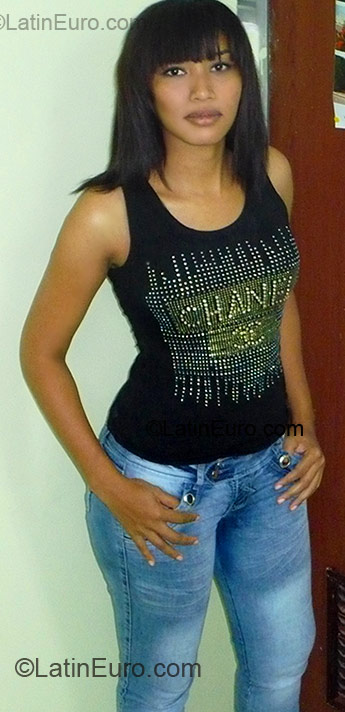 Date this voluptuous Colombia girl Sulba from Cartagena CO6846