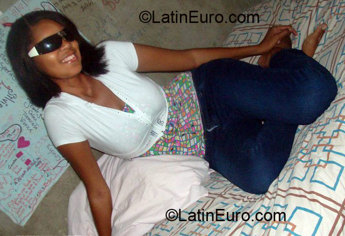 Date this sultry Dominican Republic girl Silvia from Santo Domingo DO4882