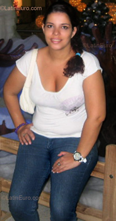 Date this fun Colombia girl Angelica from Bucaramanga CO4739