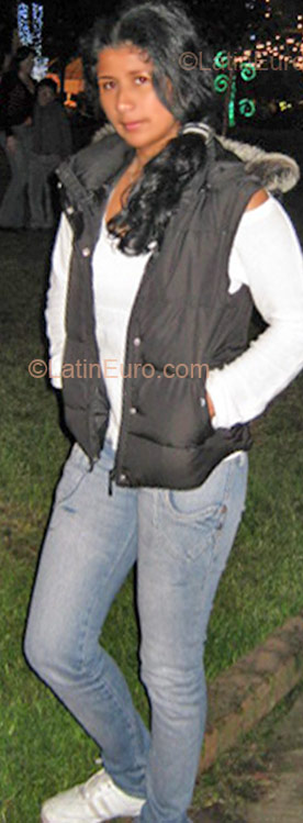 Date this attractive Colombia girl Diana from Bogota CO4765