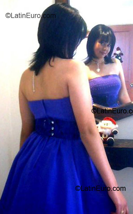 Date this lovely Colombia girl Andrea from Bogota CO4766
