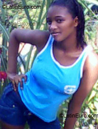 Date this funny Brazil girl Edila from Salvador BR3420