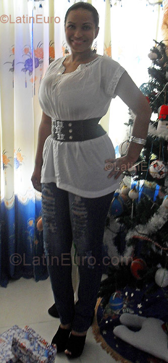 Date this delightful Colombia girl Sandra Milena from Cali CO4811