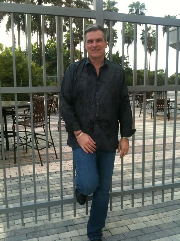 Date this young United States man Greg from Ft Lauderdale US7205