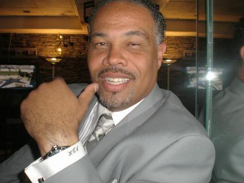 Date this nice looking United States man Deanno from Los Angeles US7232