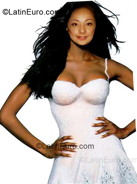 Date this voluptuous Colombia girl Johanna from Bogota CO4870