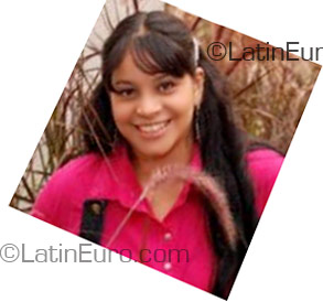 Date this attractive Colombia girl Margarita Maria from Medellin DO4989