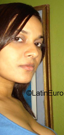 Date this voluptuous Colombia girl Alemafece from Barranquilla CO4888