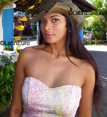 Date this sultry Brazil girl Joyce from Sao Paulo BR3546