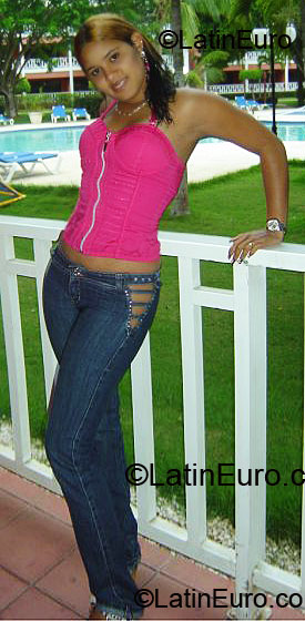 Date this sultry Dominican Republic girl Mayori from Santo Domingo DO5032