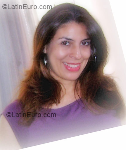 Date this gorgeous Colombia girl Carmen from Cali CO4964