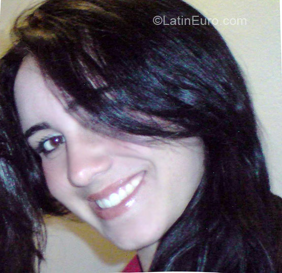 Date this exotic Brazil girl Franciele Aparecida from Divino De Sao Lourenco BR3594