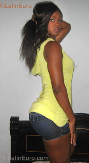 Date this georgeous Colombia girl Leysa from Cali CO5093