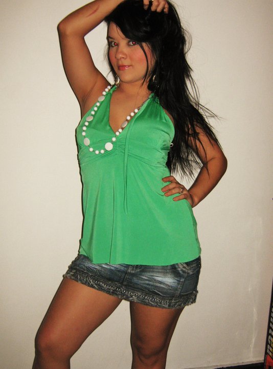 Date this foxy Colombia girl Jennifer from Barranquilla CO5012