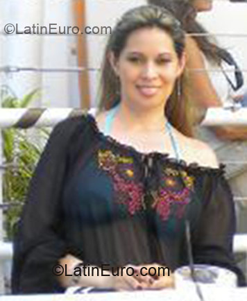 Date this athletic Colombia girl Alejandra Maria from Bogota CO5014