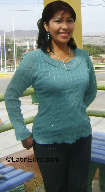 Date this young Peru girl Mariesther from Moquegua PE332