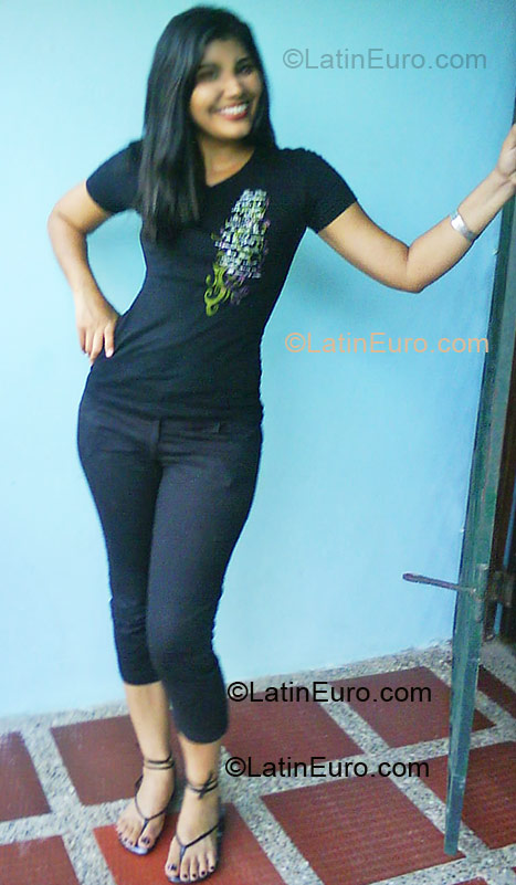 Date this funny Colombia girl Lucelis from Monteria CO5059