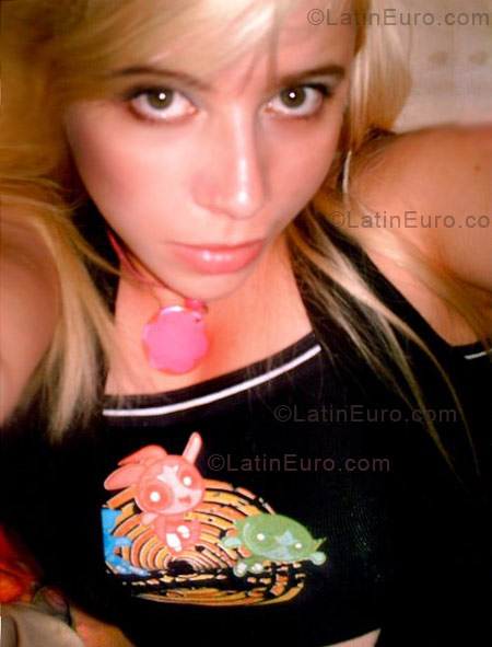 Date this good-looking Brazil girl Emmanuelle from Juiz De Fora BR4476