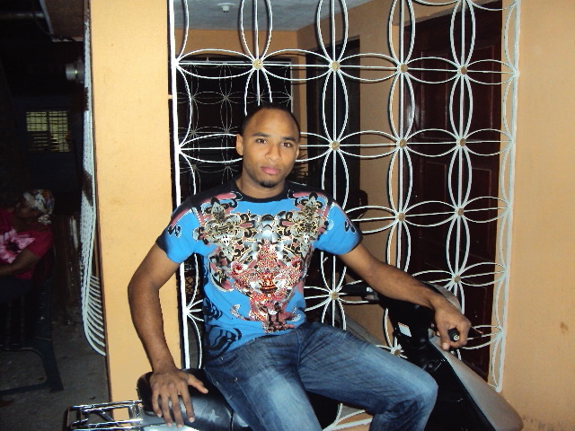 Date this hot Dominican Republic man Glen from Santo Domingo DO5255