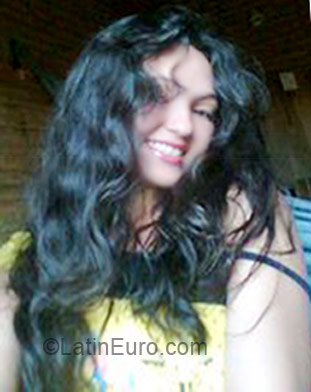 Date this nice looking Brazil girl Antonia from Fortaleza BR6023