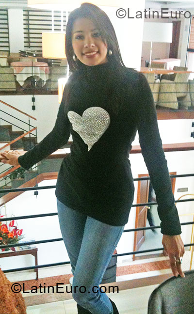 Date this cute Colombia girl Paola from Villavicencio CO7313