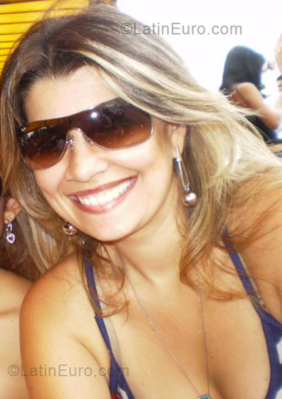 Date this beautiful Brazil girl Fabiana from Sertaozinho BR3756