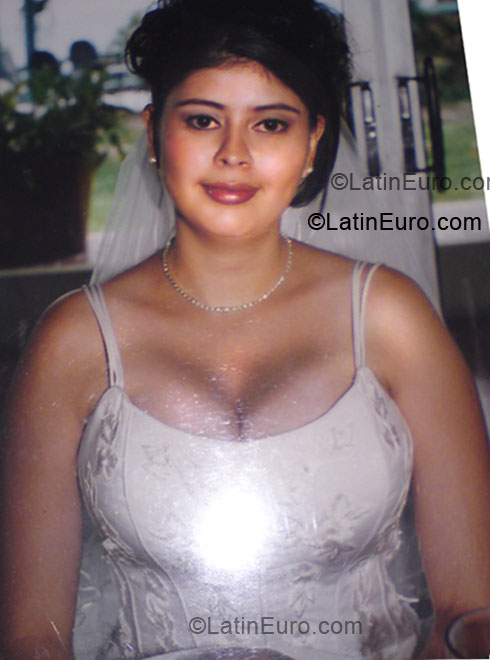 Date this passionate Honduras girl Blanca from Tegucigalpa HN235