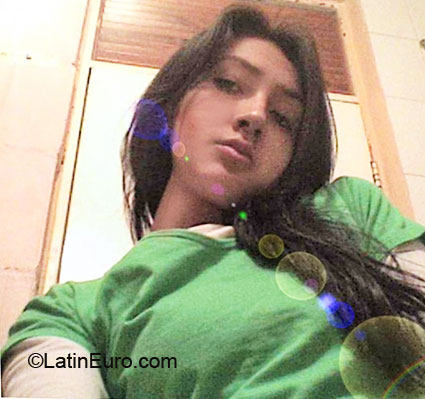 Date this lovely Colombia girl Leidy Johana from Bogota CO5312