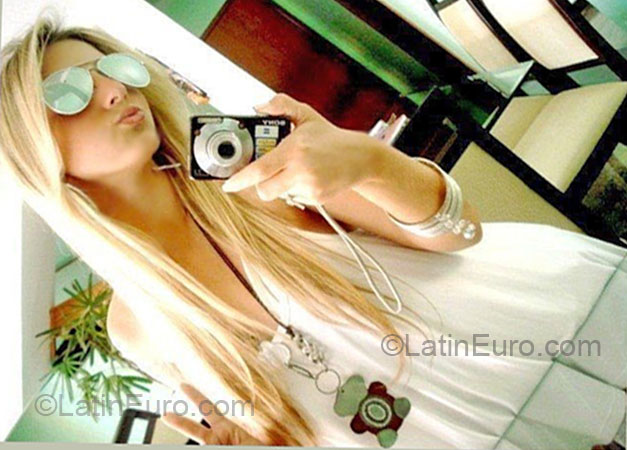 Date this beautiful Brazil girl Vanessa from Rio De Janeiro BR3824