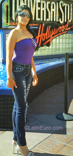Date this gorgeous Mexico girl Gabriela from Guadalajara MX229