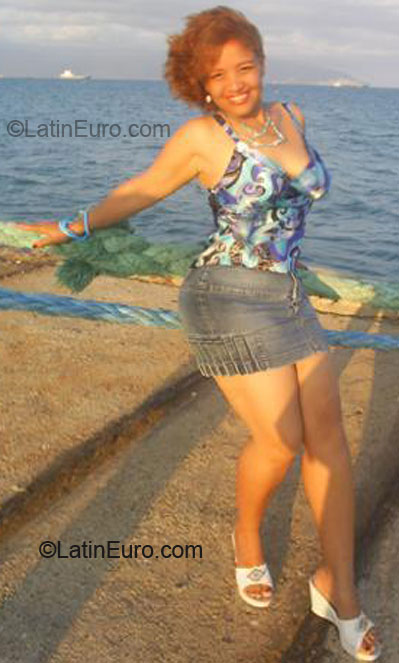 Date this exotic Dominican Republic girl Yosana from Barahona DO5355