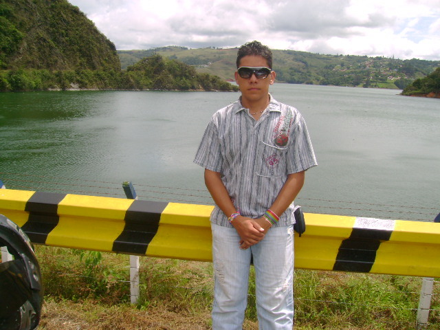 Date this beautiful Colombia man JHONKIS from Yotoco Valle CO5400